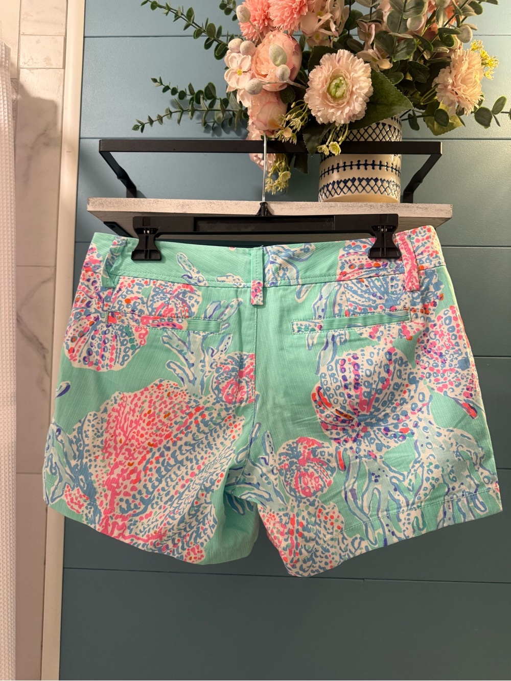 NWT Lilly Pulitzer Callahan Shorts Fansea Print Size 2 Aqua Pink Flat Front - Picture 2 of 11